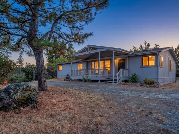 14526 McCourtney Rd, Grass Valley, CA 95949