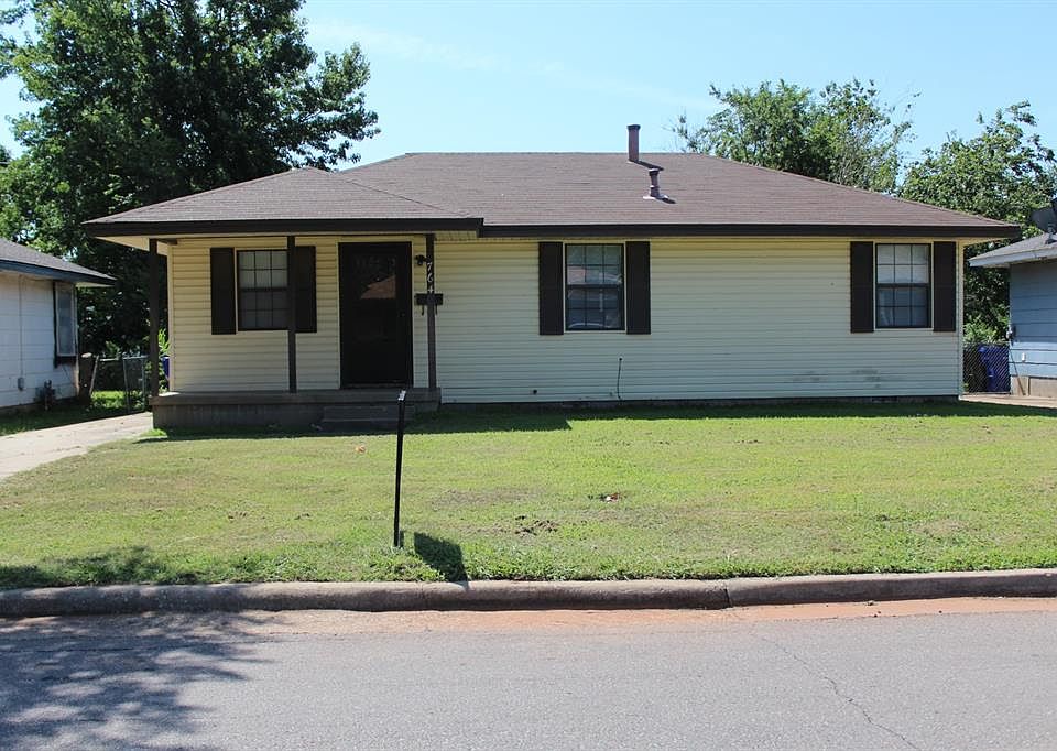 1st image of 764 E Rose Dr
