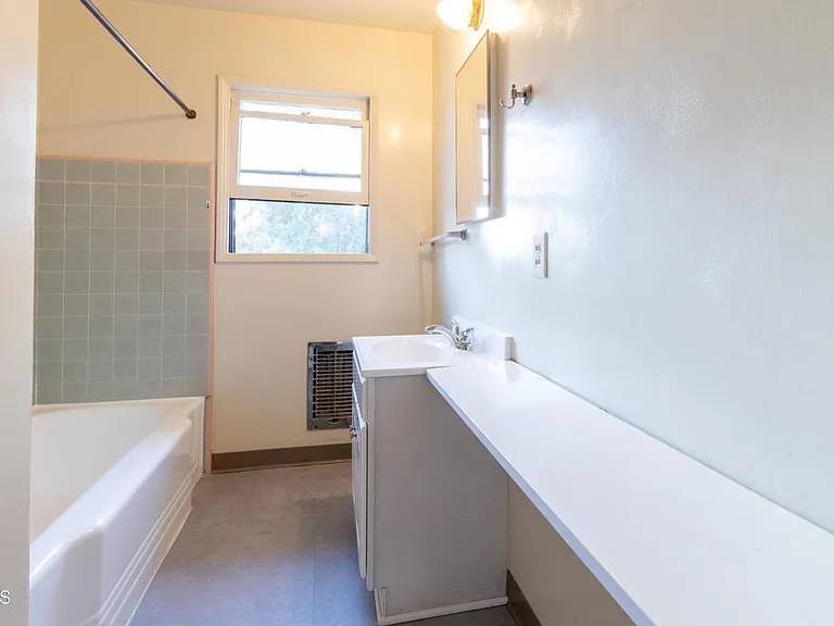 449 N Euclid Ave #H — Photo 14