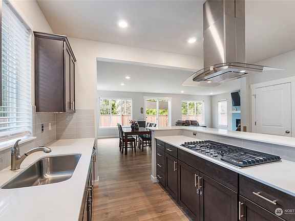 5th image of 15274 198th Avenue Ct E