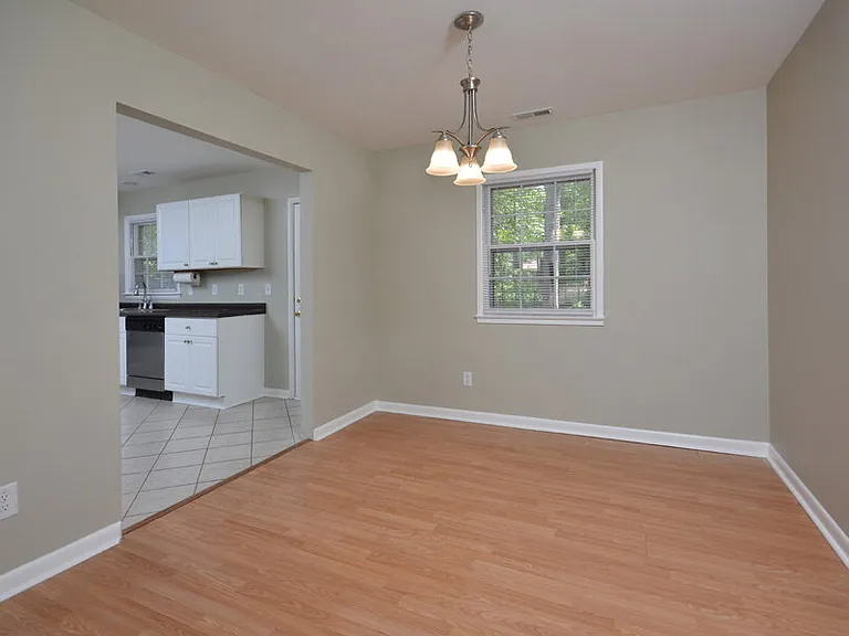 119 Monterey Ln — Photo 9