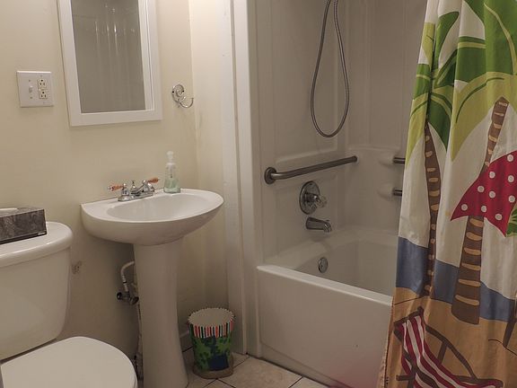 Main floor full bath