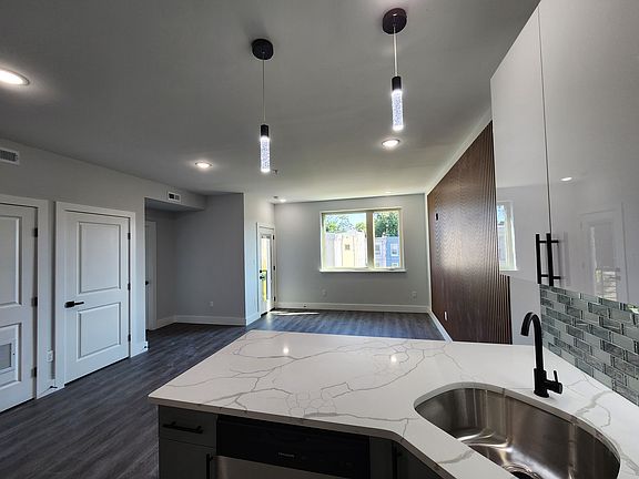 3rd image of 1108 W Dauphin St #6B