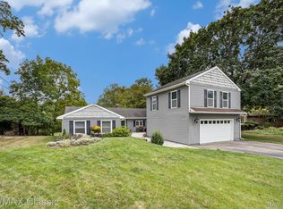 28446 Westbrook Ct, Farmington Hills, MI 48334