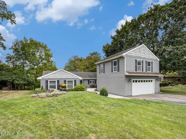 28446 Westbrook Ct, Farmington Hills, MI 48334