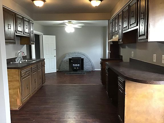 5th image of 9458 Chamberlain St