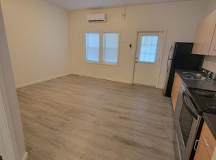 157 Border St #B, Whitinsville, MA 01588