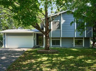 9863 Balmoral Ln, Eden Prairie, MN 55347