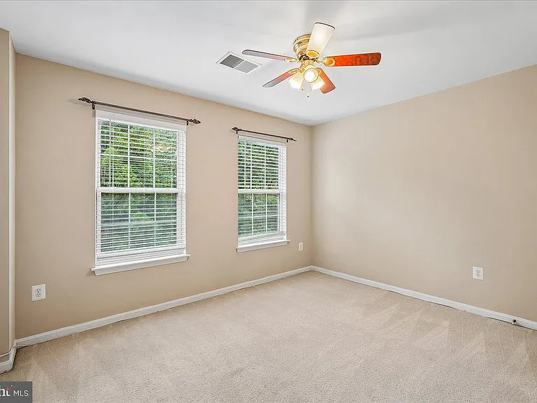 905 Royal Elm Ct — Photo 42