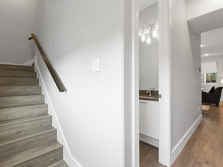 1112 Galveston Ave #4 — Photo 17