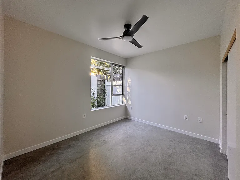 1210.5 Manzanita St — Photo 13