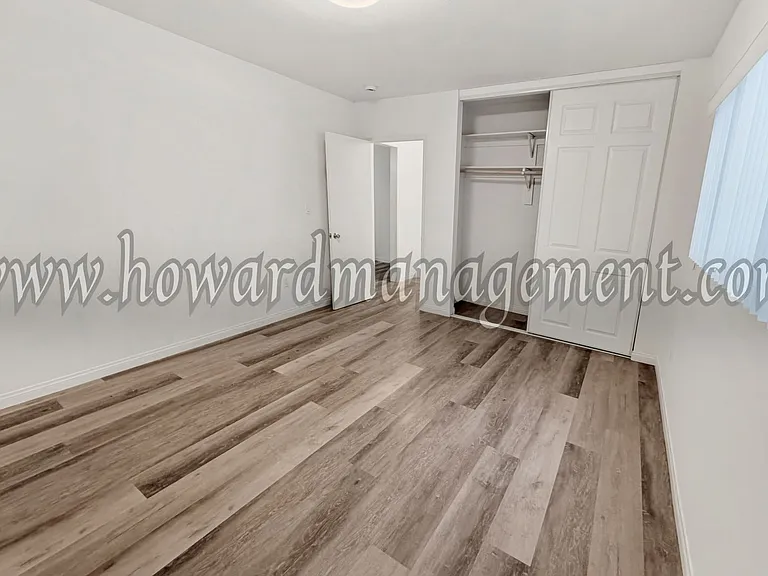 ** Move In Special** 4124 Grand View! Prime Location, All Vacancies Currently Offering 2 Week Fre... — Photo 8