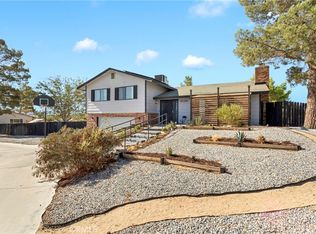 18326 Owatonna Rd, Apple Valley, CA 92307