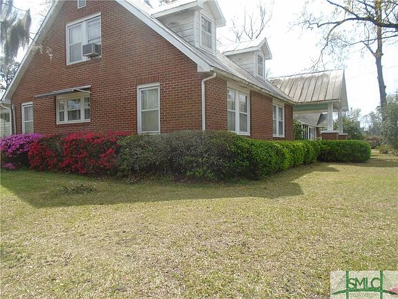 2nd image of 39 Russell Ave