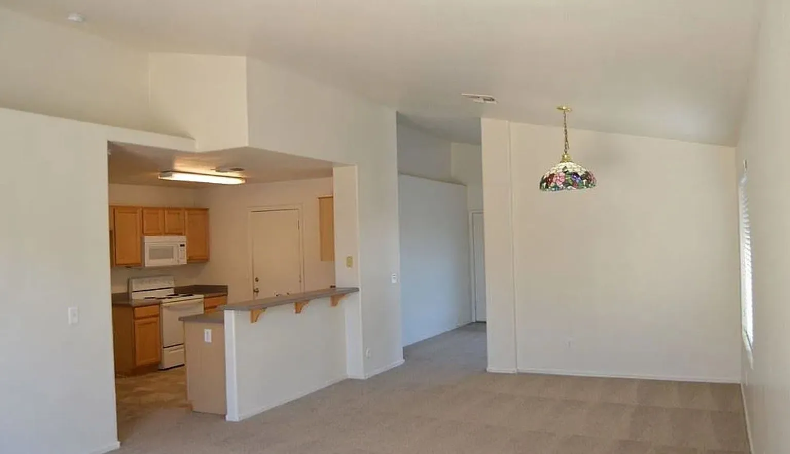 4 bed, 2.0 bath, 1460 sqft, $2,200 — Photo 3