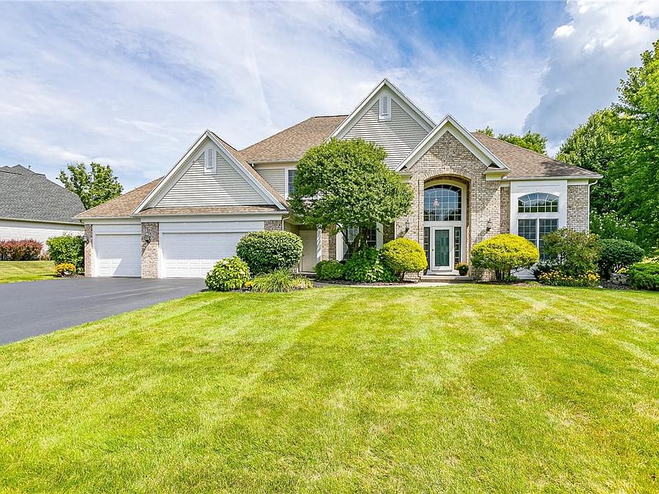 1st image of 33 Fairpoint Dr