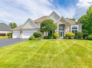 33 Fairpoint Dr, Fairport, NY 14450