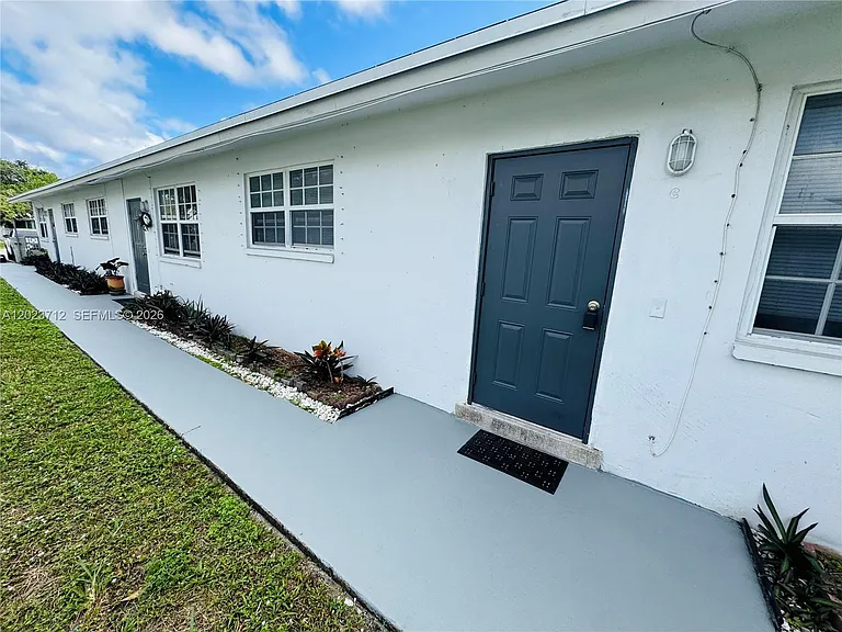 631 NW 11th Ave #B — Photo 16