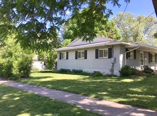 708 N Oak St, Fenton, MI 48430