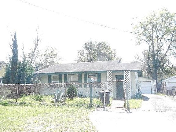 2nd image of 462 W 63rd St
