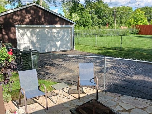 5th image of 16831 Forest View Dr