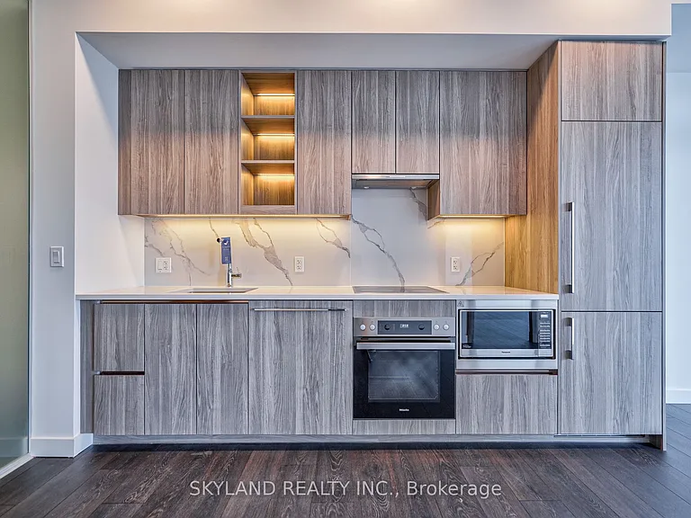 27 McMahon Dr #608 — Photo 21