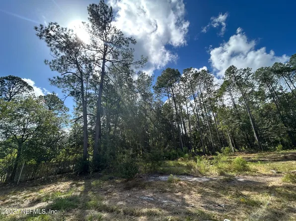 16448 N VILLAGE GREEN Drive N, Jacksonville, FL 32234