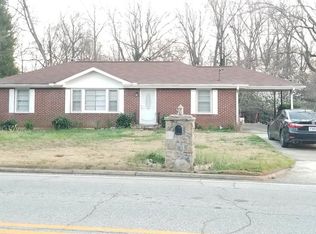 733 Pineridge Dr, Forest Park, GA 30297