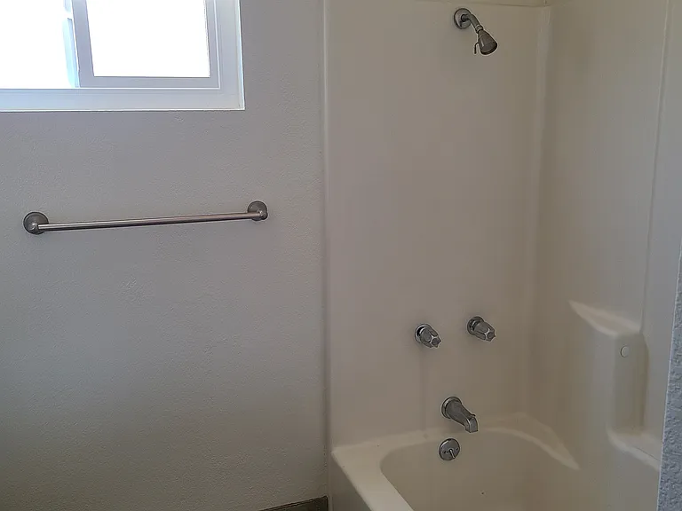 6321 Yucca Ave #E — Photo 5