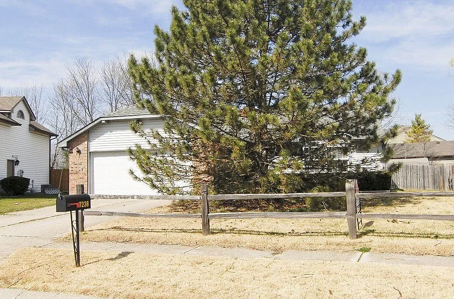 7238 Eagle Bay photo 1
