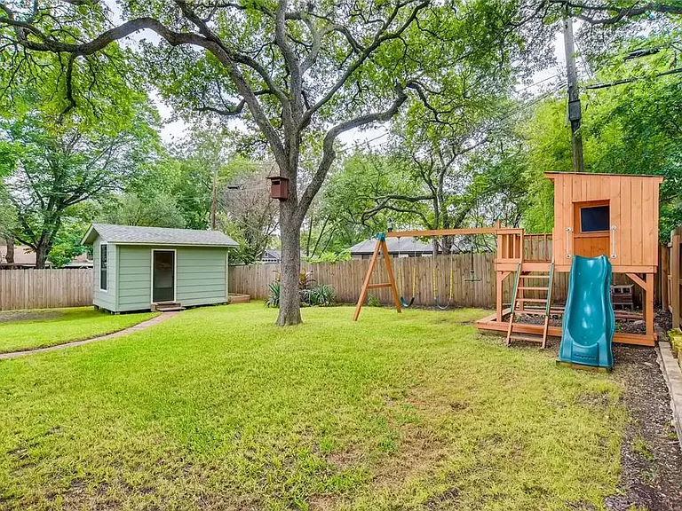1703 Cannonwood Ln — Photo 11