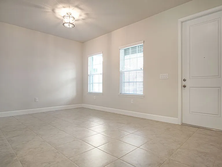 1419 Eucalyptus Way — Photo 17