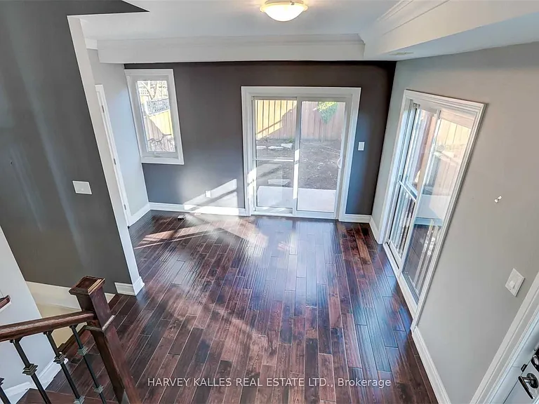 58 Sandford Ave — Photo 12