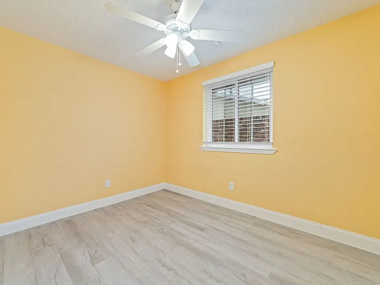 11610 Grapewood Dr — Photo 16