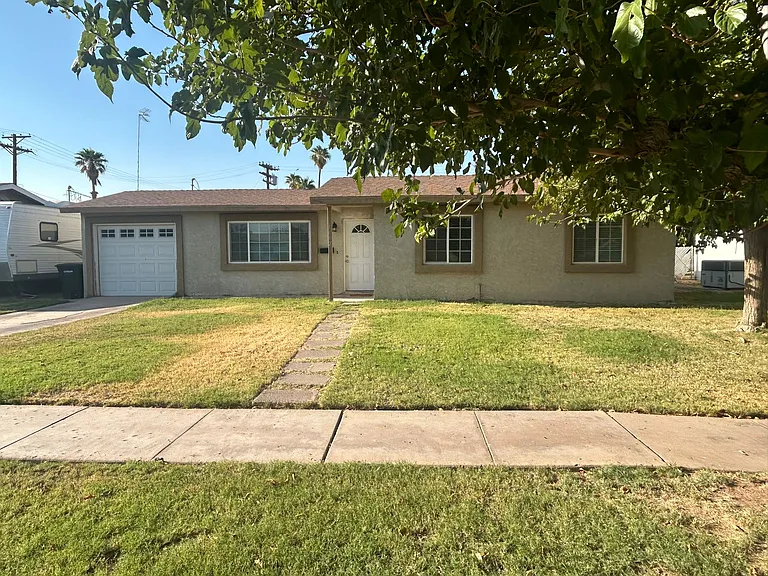 1662 Aurora Dr — Photo 1