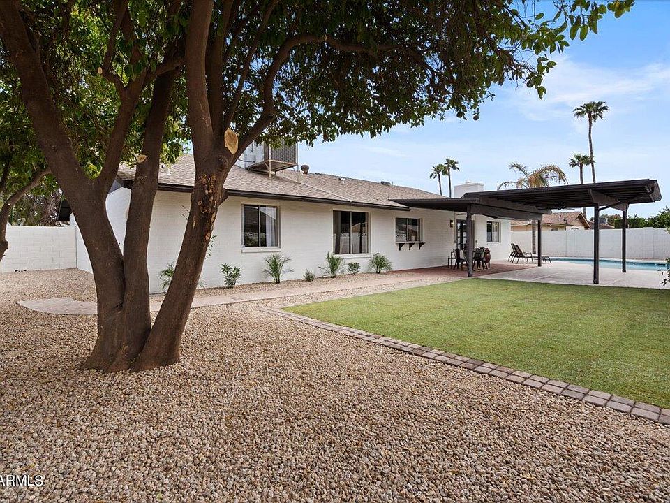 2nd image of 4410 W LARKSPUR Drive