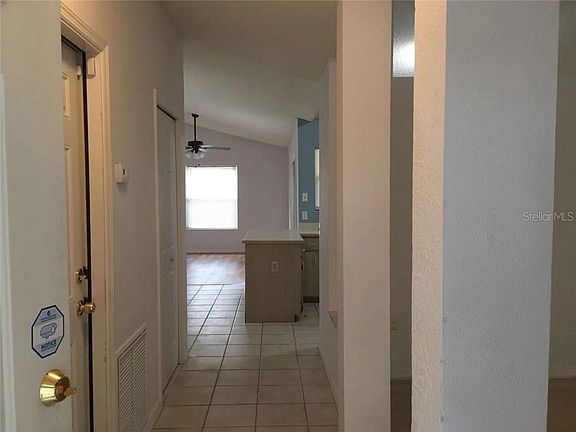 4th image of 852 Yellowbird Ave
