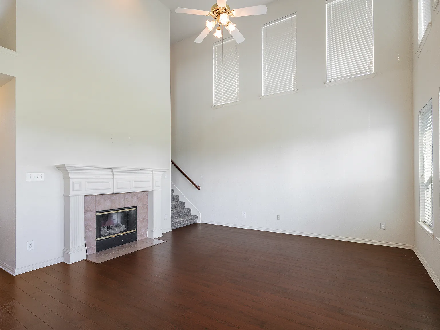 4 bed, 3.5 bath, 3416 sqft, $2,950 — Photo 3