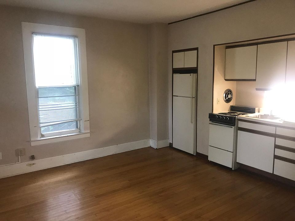 2nd image of 703 E Gorham St APT 6