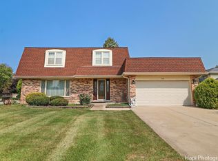 1642 73rd St, Darien, IL