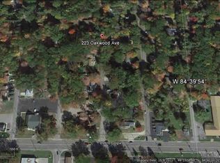 223 Oakwood Ave, Houghton Lake, MI 48629