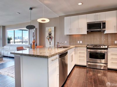 325 Berry St APT 712, San Francisco, CA, 94158