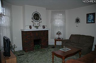 2nd image of 47 4th St