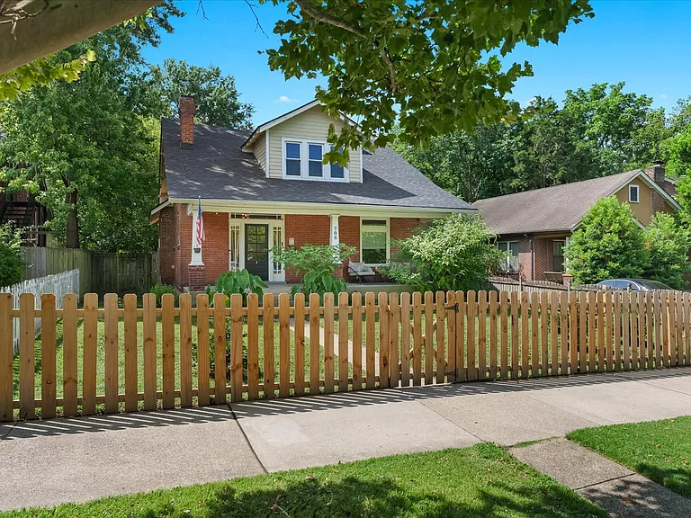 708 Shelby Ave — Photo 4