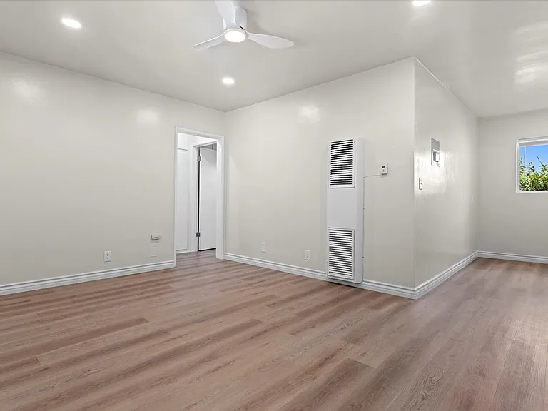 908 N San Vicente Blvd #3 — Photo 3