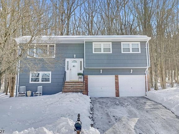 3rd image of 44 Deer Path Dr
