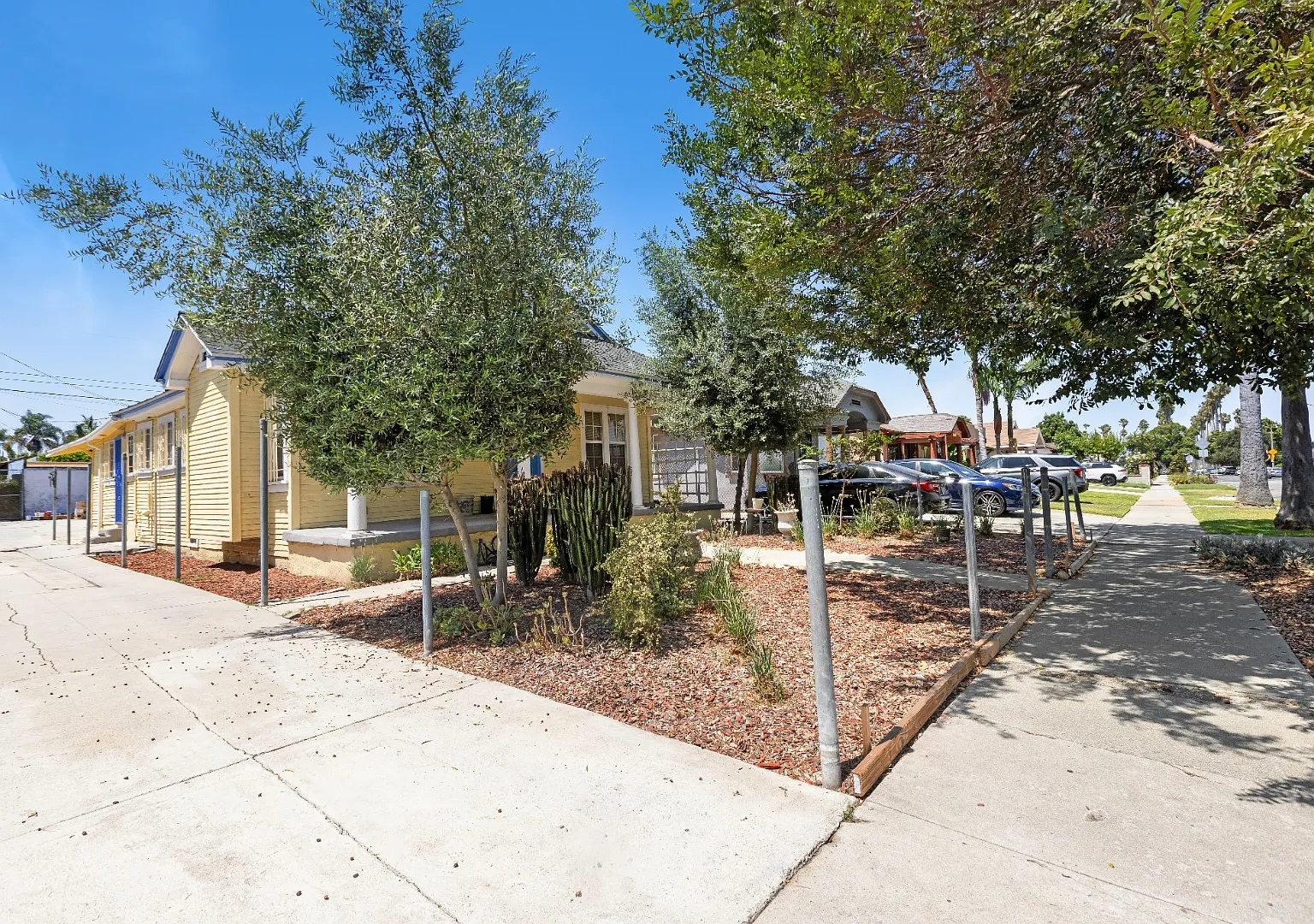 5327 6th Ave, Los Angeles, CA 90043, USA — Photo 2
