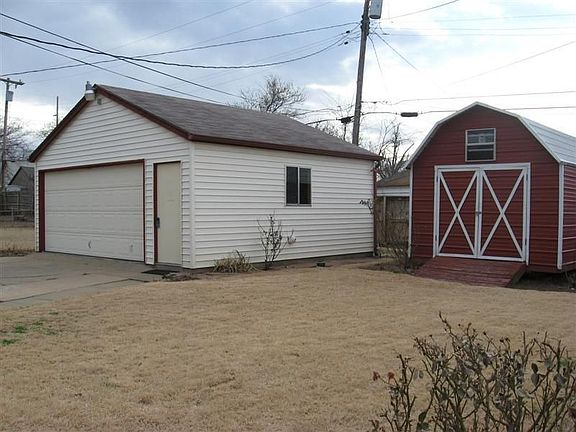 4th image of 840 S Knoxville Ave