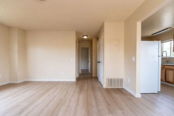 1185 Amador Ave #B — Photo 7