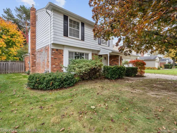 30700 Woodstock St, Southfield, MI 48076